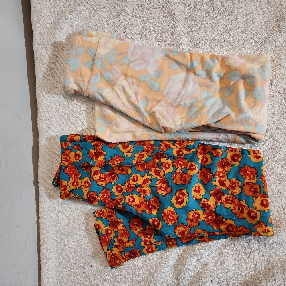 LULAROE 2 pr.  S/M Patterned Leggings